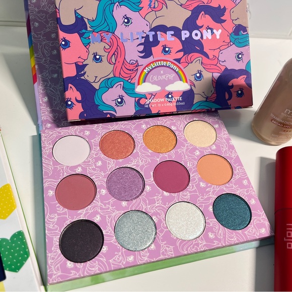 Makeup Bundle set - Picture 3 of 7